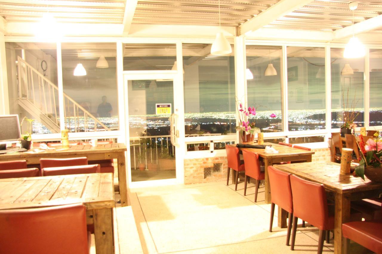 Sky Lounge B&B Zhushan Exterior foto