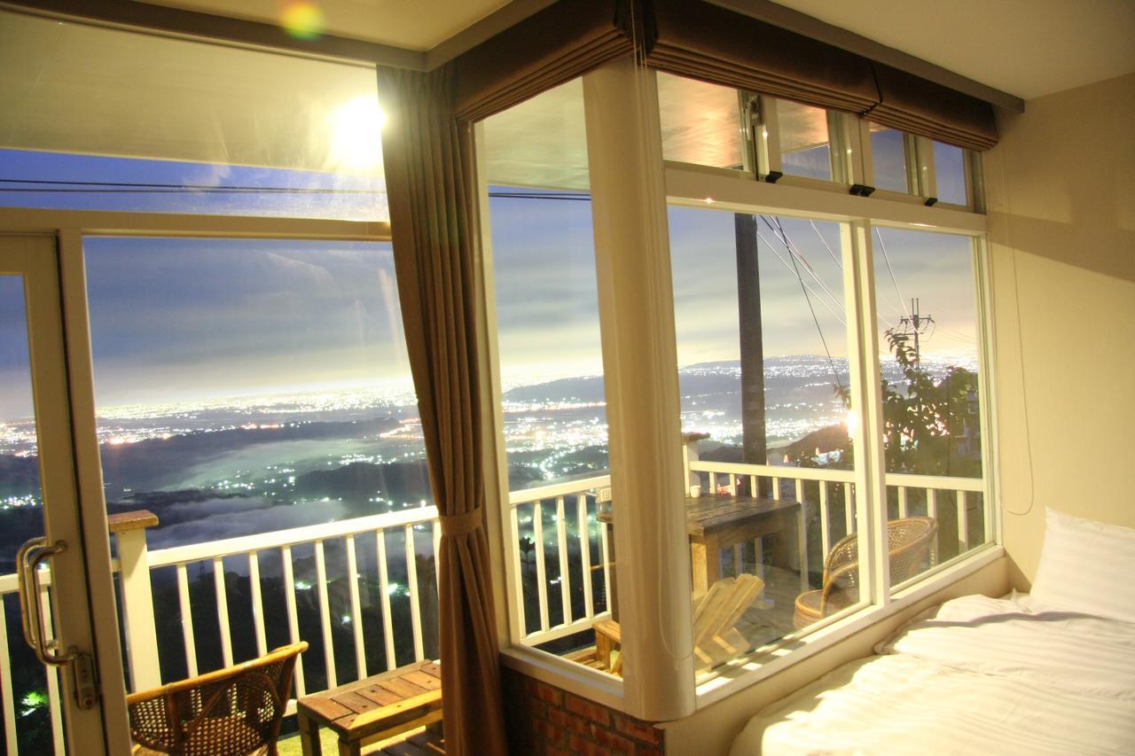 Sky Lounge B&B Zhushan Exterior foto