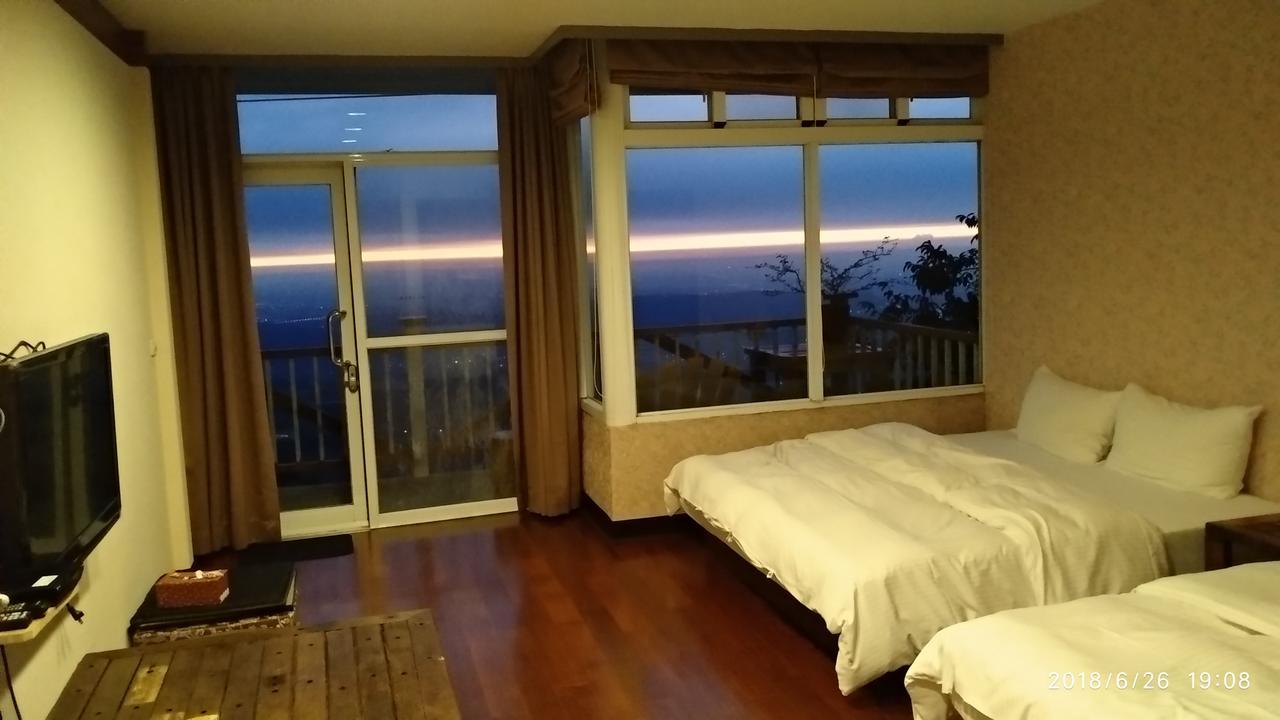 Sky Lounge B&B Zhushan Exterior foto