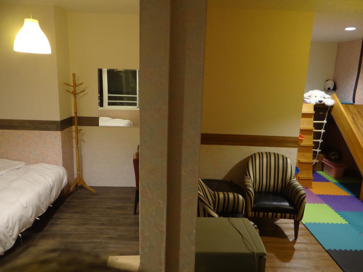 Sky Lounge B&B Zhushan Exterior foto